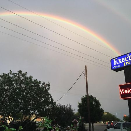 The Executive Inn & Suites Amarillo Exterior photo